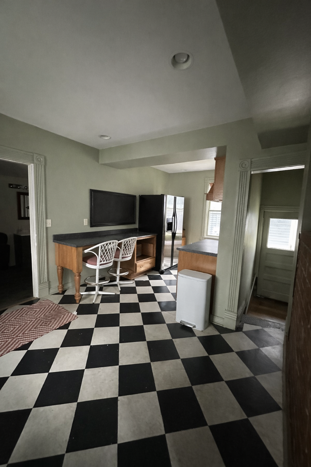 425 Hudson St - Photo 5 of 16