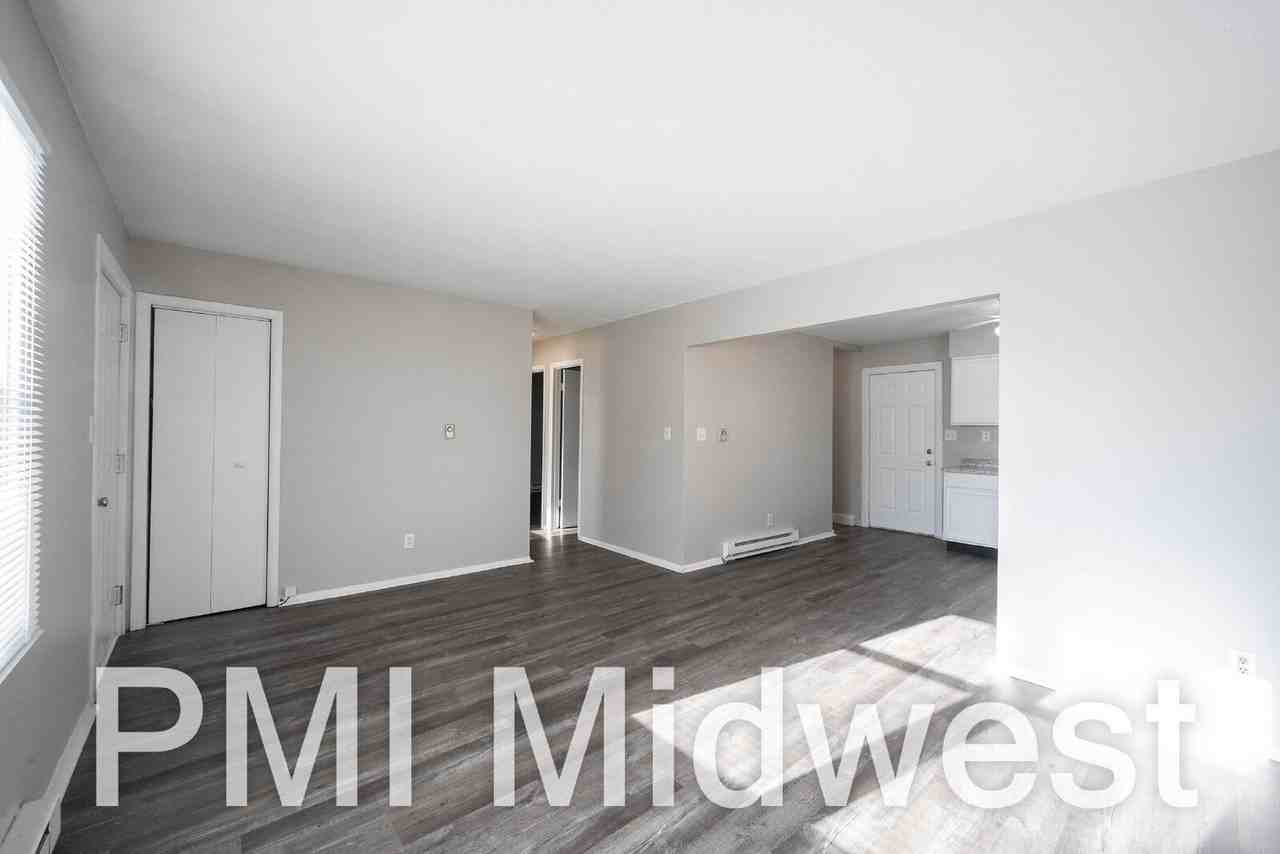 4881 S 300 W Unit 18 - Photo 3 of 15