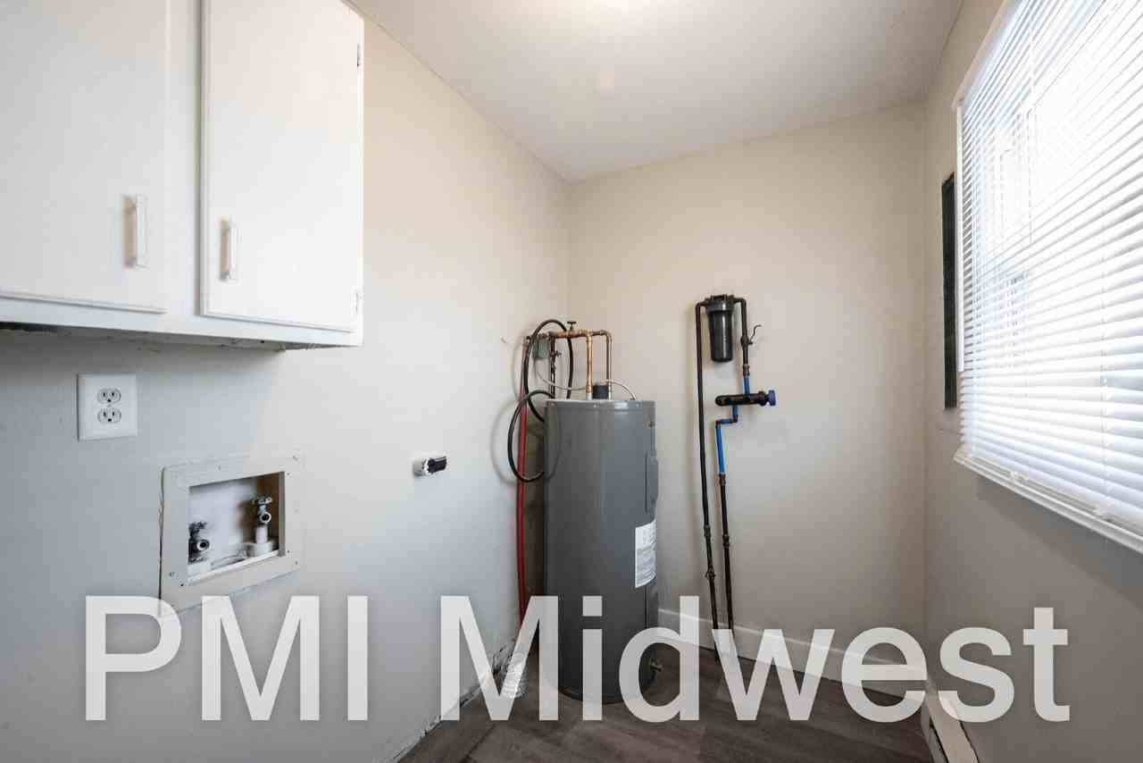 4881 S 300 W Unit 18 - Photo 7 of 15