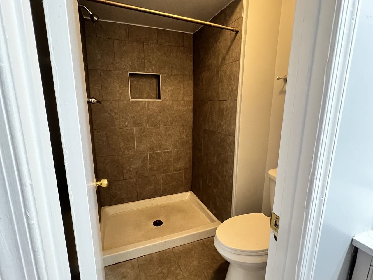 303 E Montcastle Dr #B - Photo 2 of 16