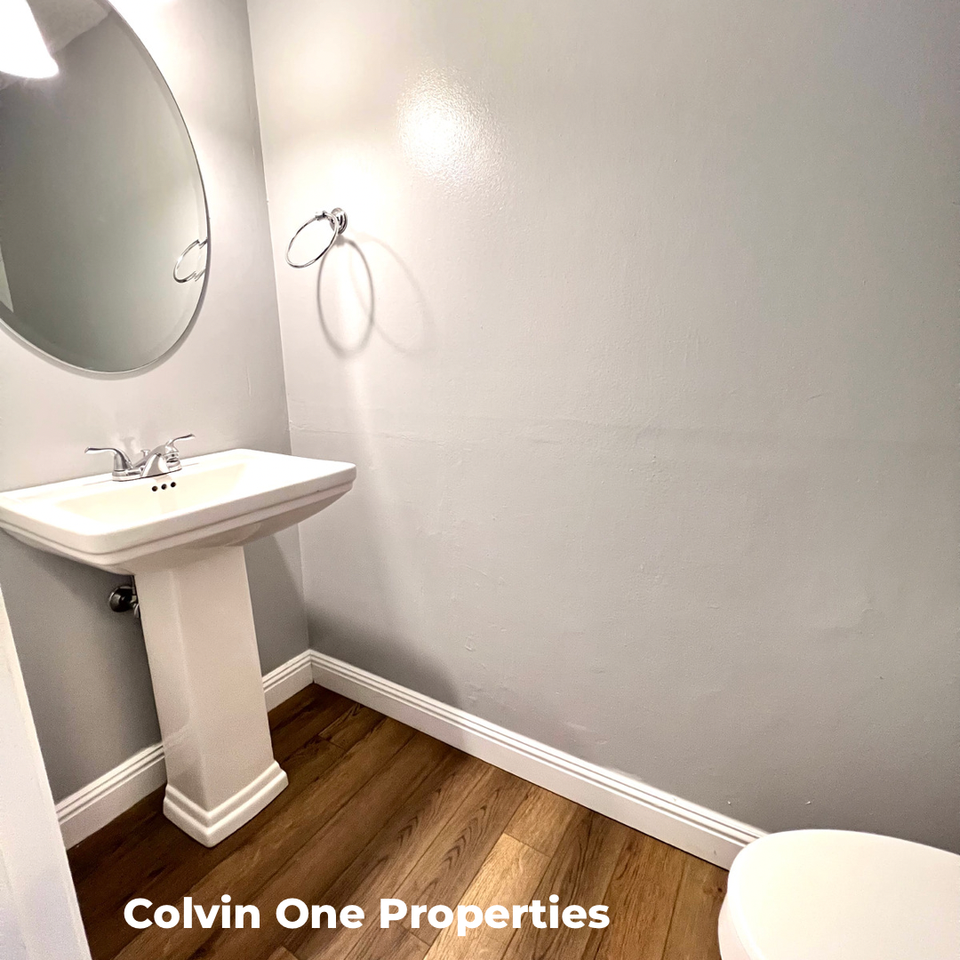 303 E Montcastle Dr #B - Photo 5 of 17