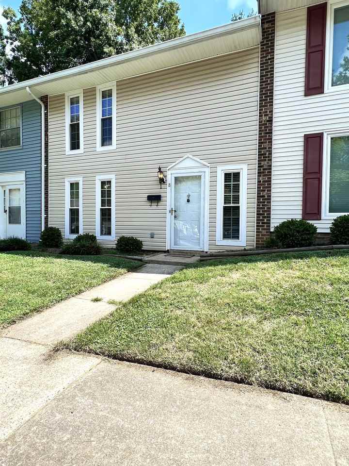 303 E Montcastle Dr #B - Photo 7 of 17