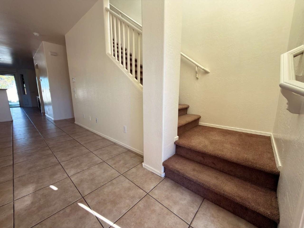 3832 W Glass Ln - Photo 4 of 31