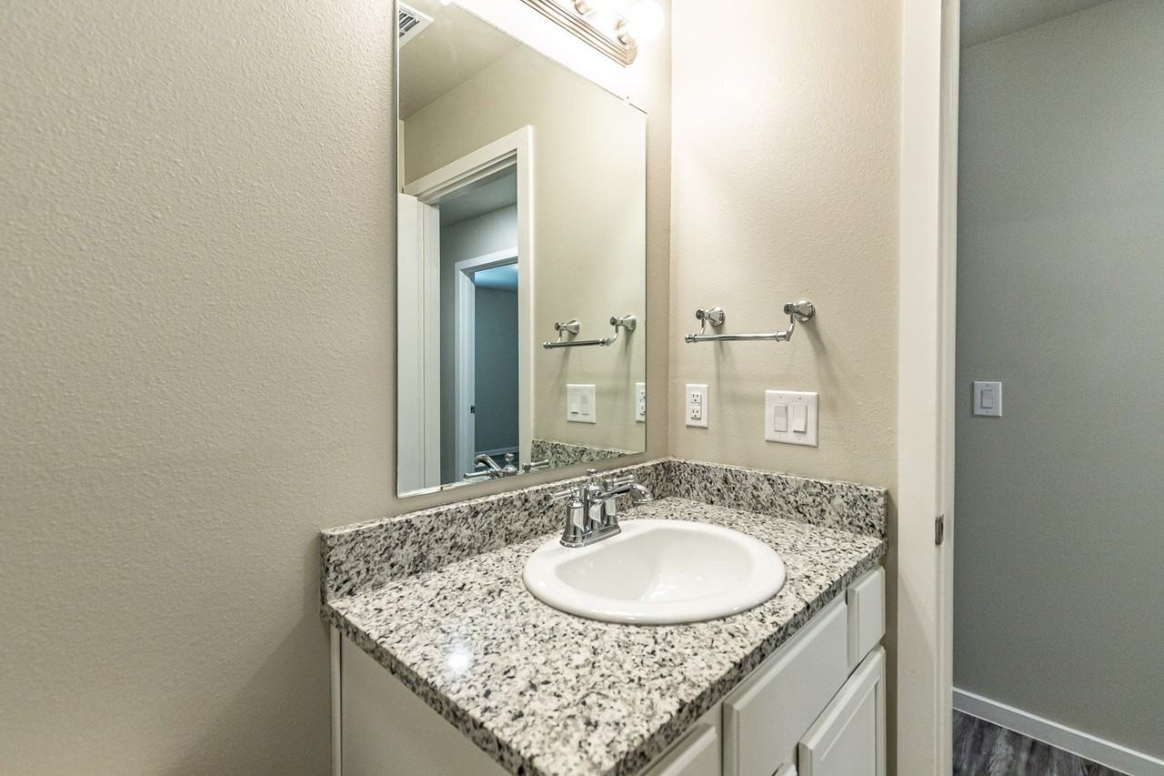 1910 Kirksey Ave - Photo 7 of 38