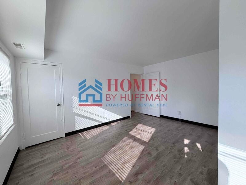 2017 W Columbia St Apt A - Photo 5 of 19