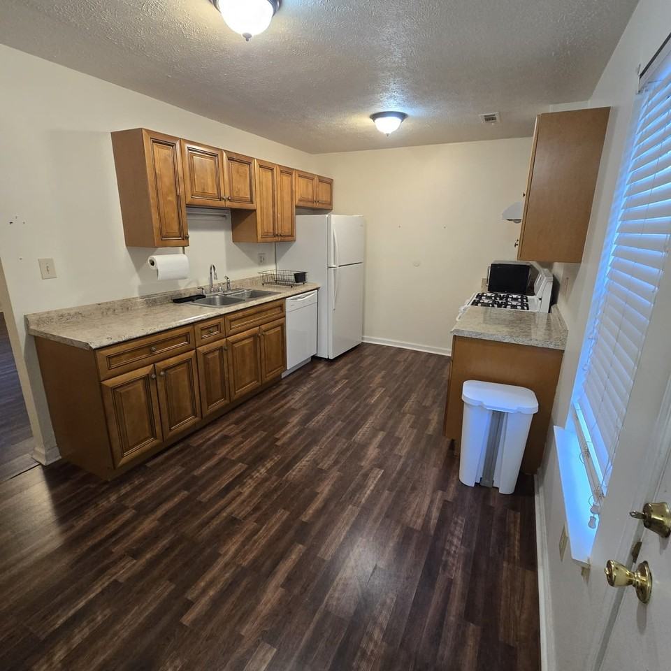 752 Racetrack Rd - Photo 6 of 15