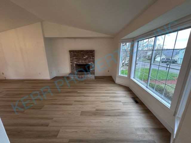 231 Se 17th St - Photo 2 of 21