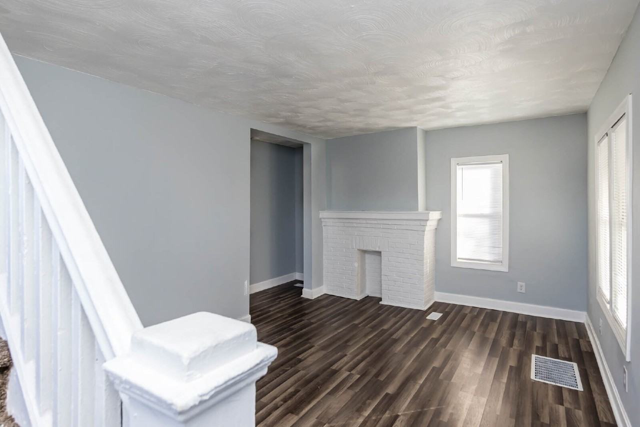 482 E Jenkins Ave - Photo 4 of 34