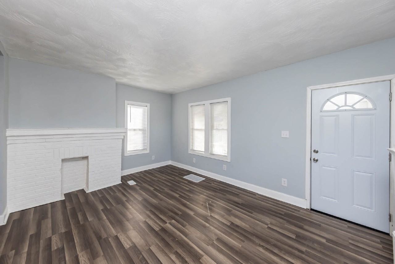 482 E Jenkins Ave - Photo 5 of 34