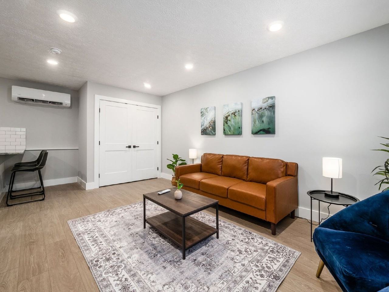 494 Forest St - Photo 6 of 17