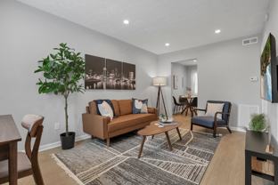 380 Forest St #D - Photo 1 of 1