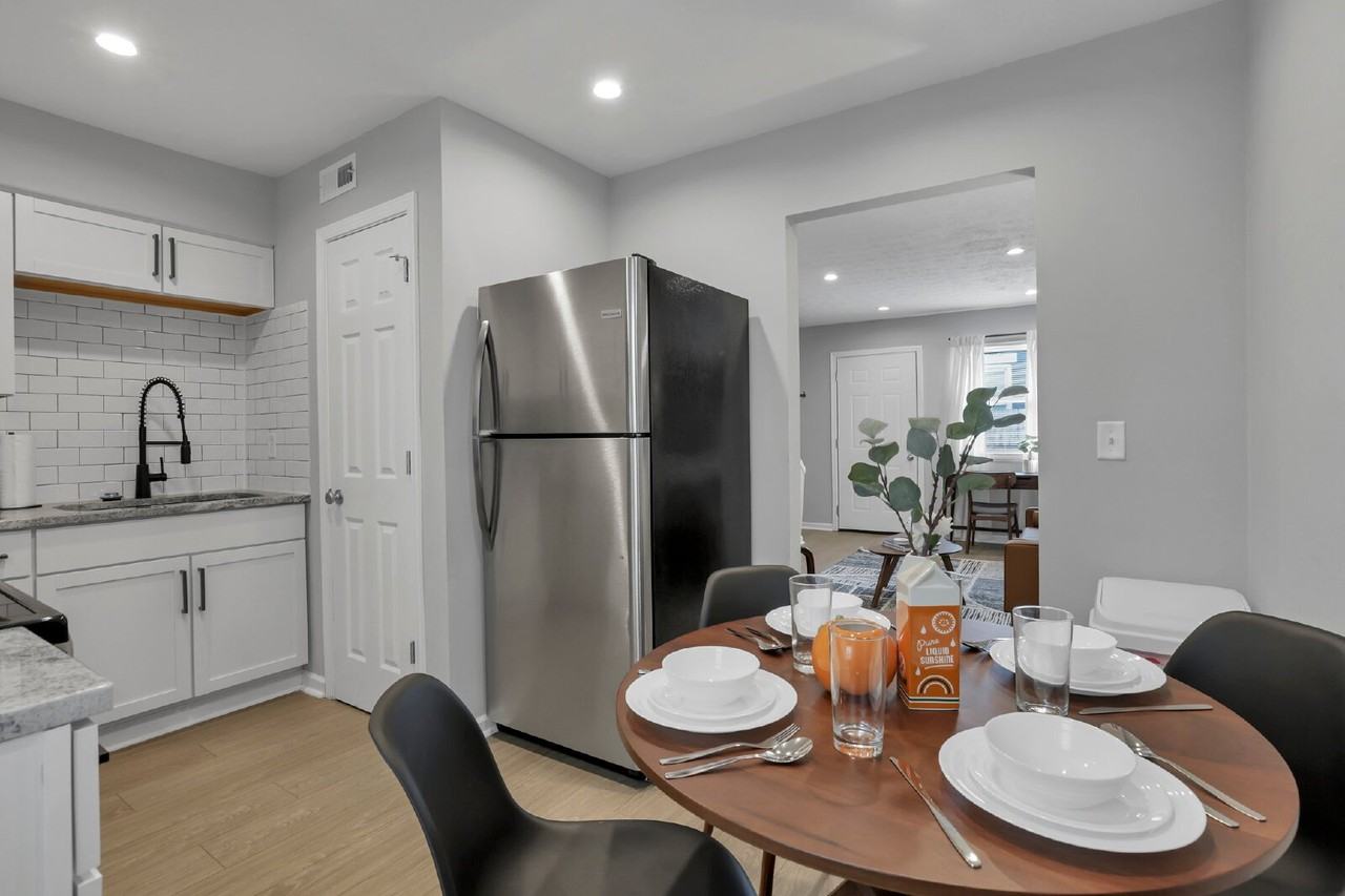 380 Forest St #D - Photo 3 of 29