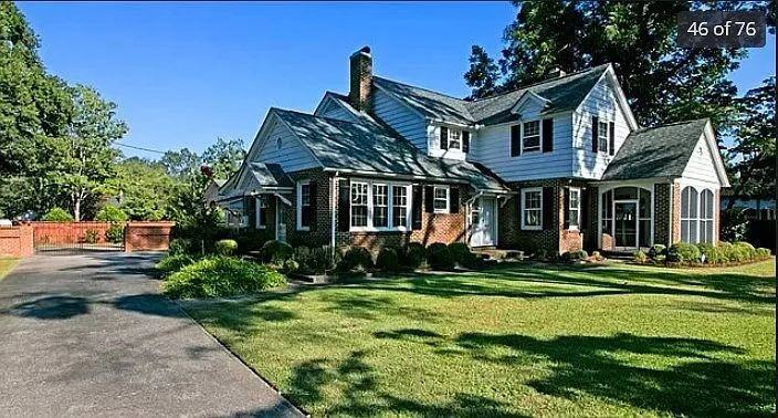 11 Moise Dr - Photo 2 of 50