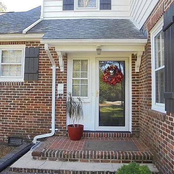 11 Moise Dr - Photo 6 of 50