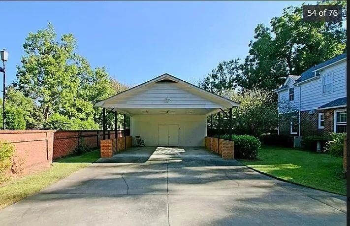 11 Moise Dr - Photo 7 of 50