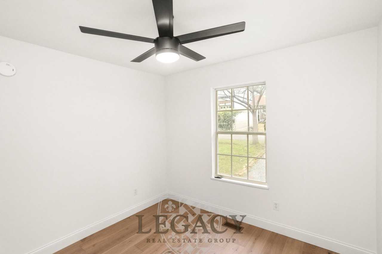 100 Sadler Ct - Photo 3 of 40