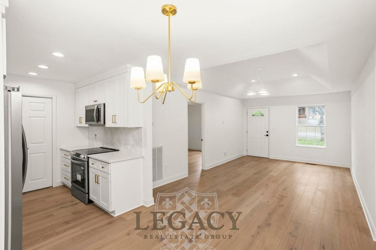 100 Sadler Ct - Photo 2 of 40