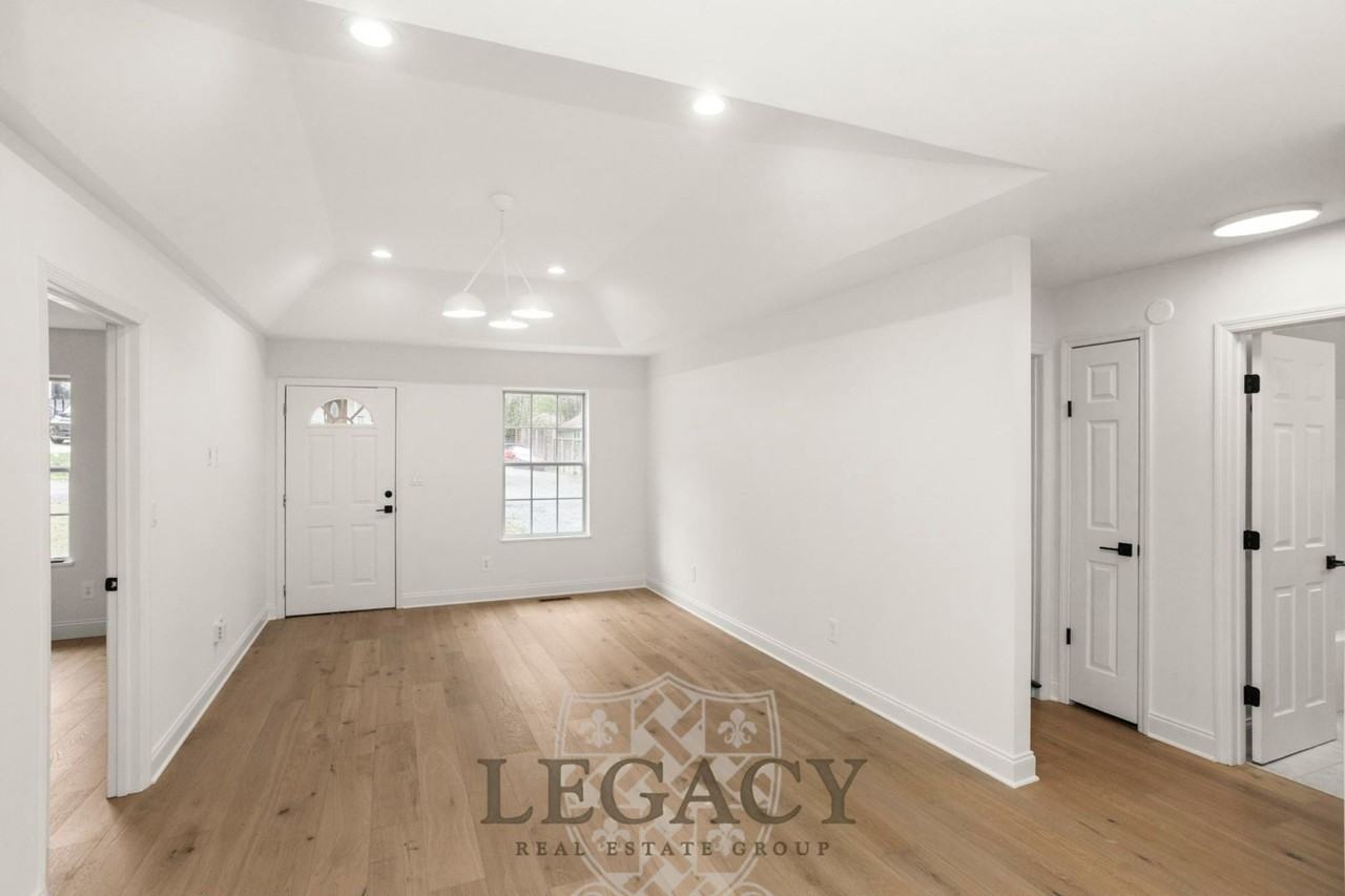 100 Sadler Ct - Photo 4 of 40