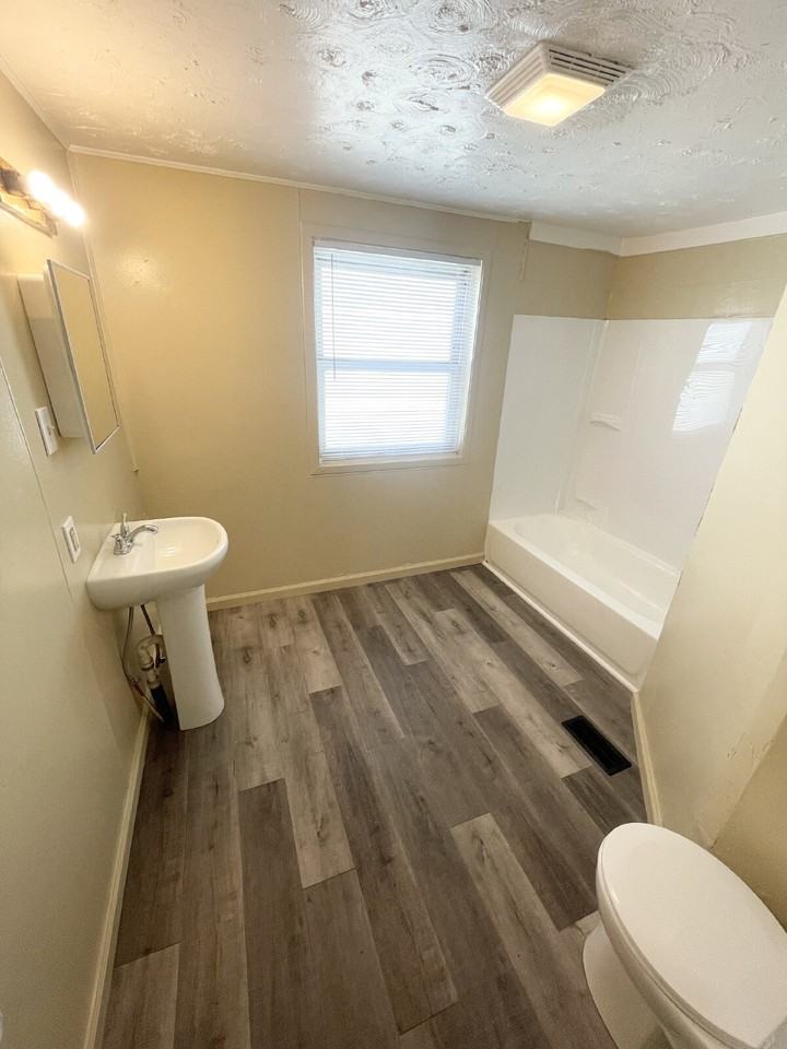 3154 Foltz St - Photo 4 of 9