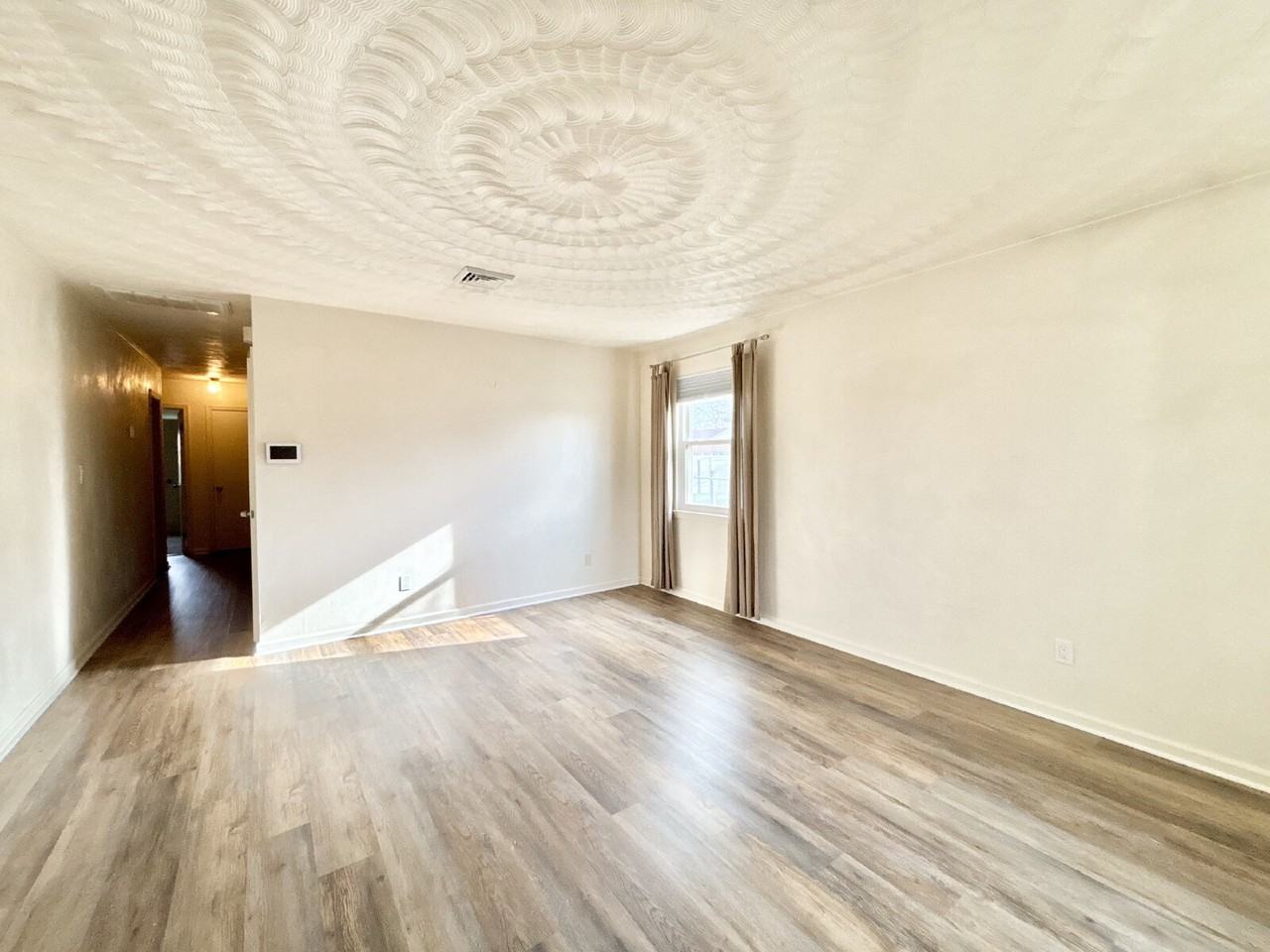 530 Louisa St - Photo 2 of 14