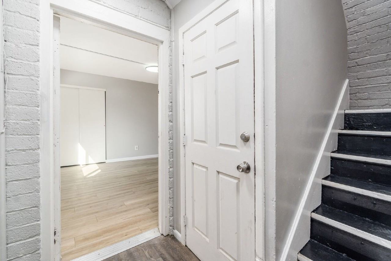 721 Reinhard Ave #D - Photo 5 of 50