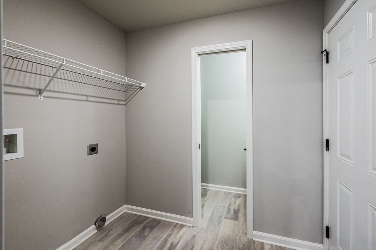 245 Whispering Hills Blvd - Photo 3 of 10