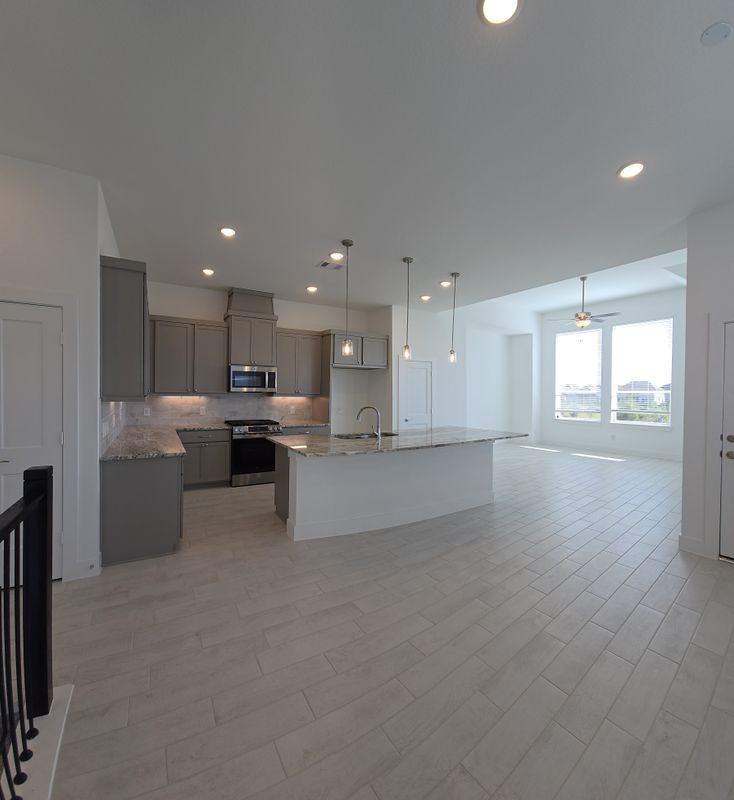 21123 Medina River Dr - Photo 5 of 24