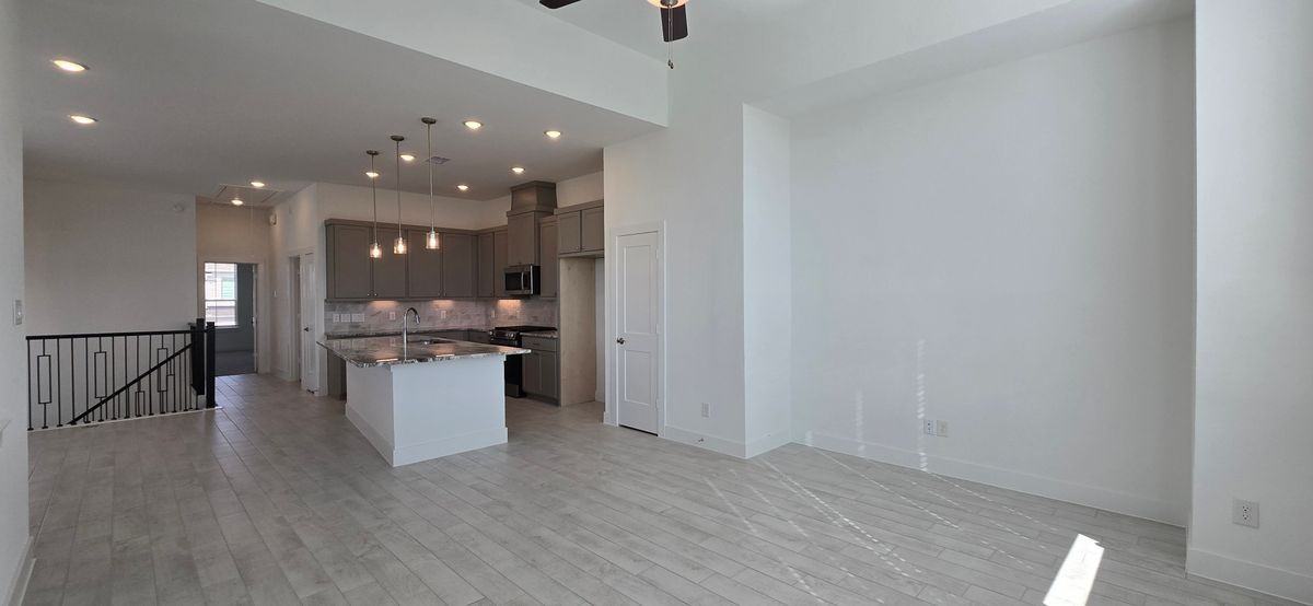 21123 Medina River Dr - Photo 7 of 24