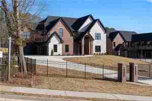 featured image of 409 Thunder Rd