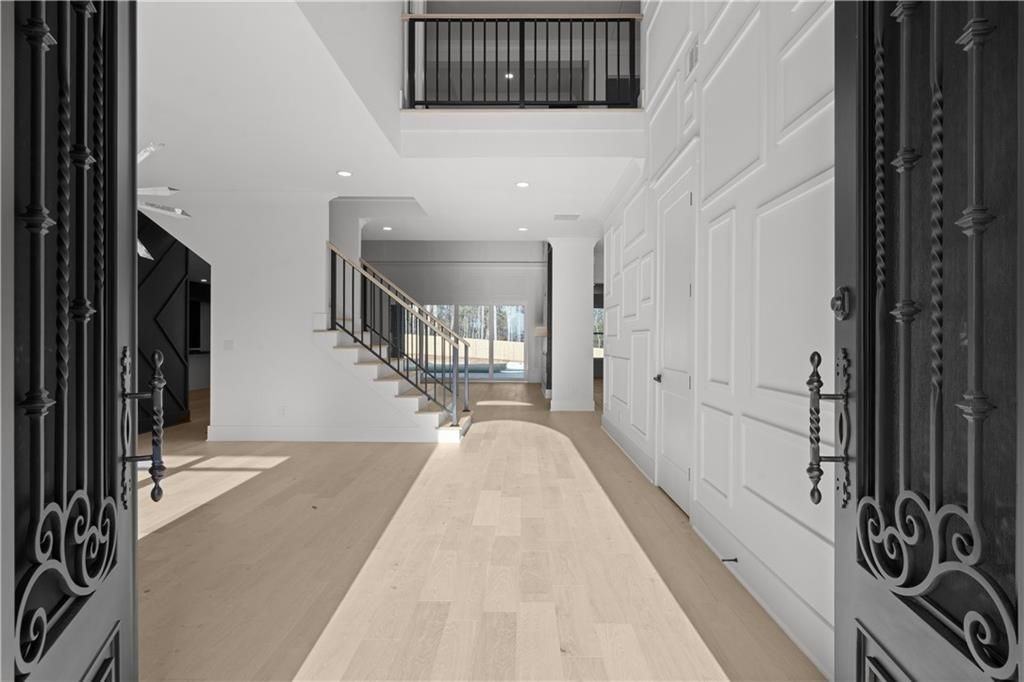 409 Thunder Rd - Photo 3 of 50