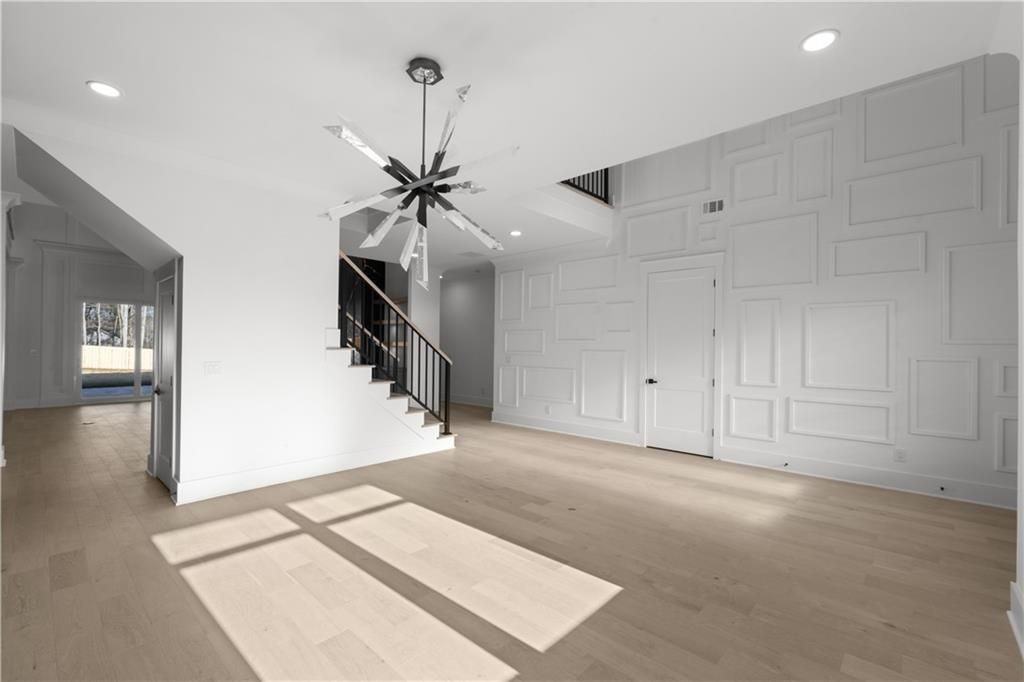 409 Thunder Rd - Photo 6 of 50