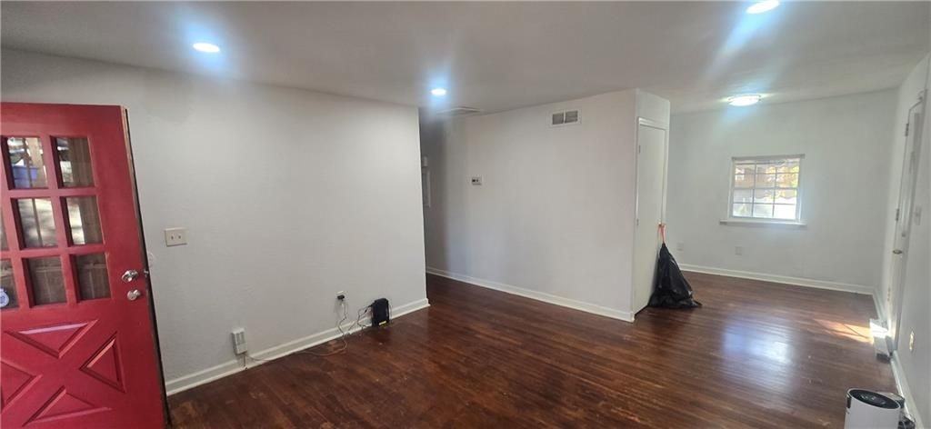 2596 Dale Creek Dr Nw - Photo 2 of 10