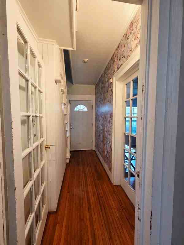 98 Franklin St - Photo 5 of 9