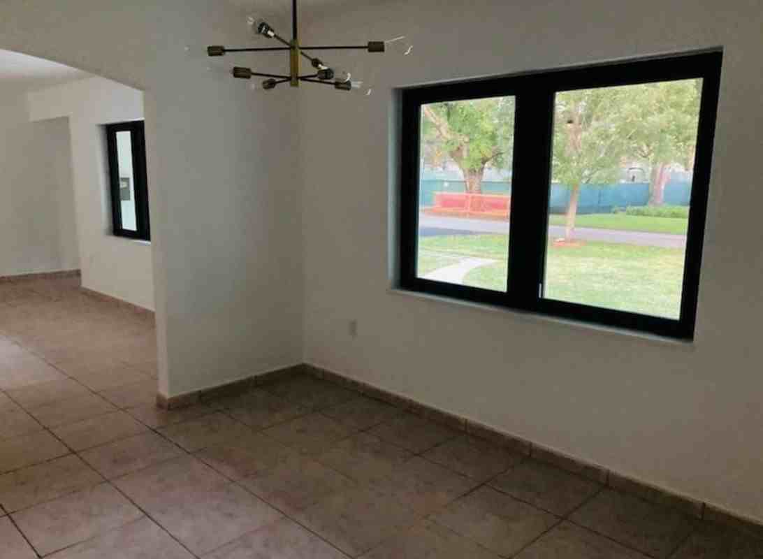 607 Palermo Ave - Photo 4 of 14