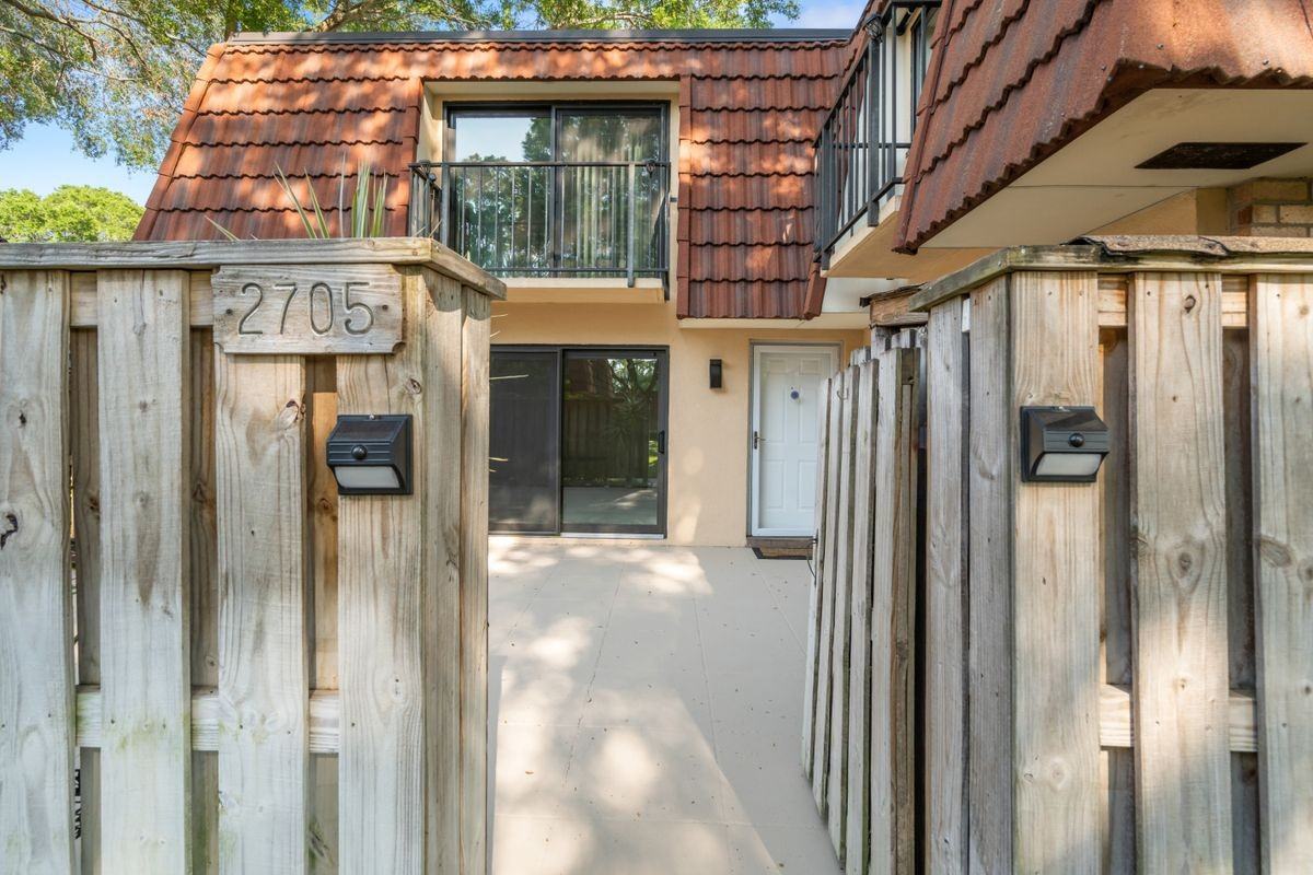 2705 5th Ct - Photo 2 of 20