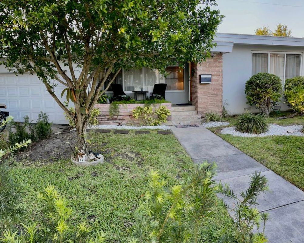 411 Alesio Ave - Photo 2 of 20