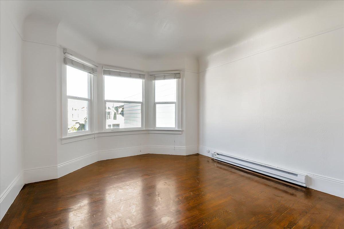 382 29th St - Photo 2 of 14