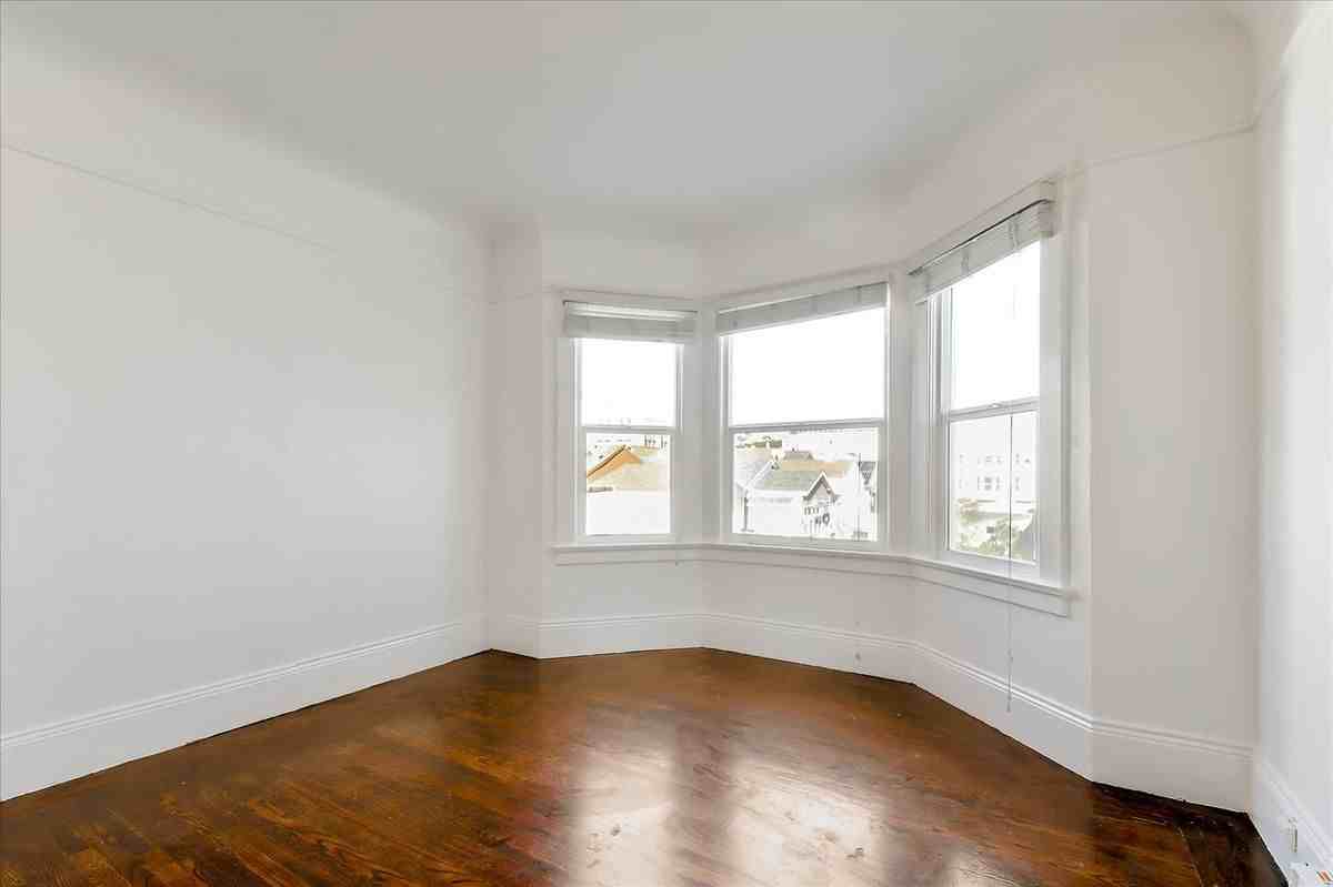 382 29th St - Photo 3 of 14