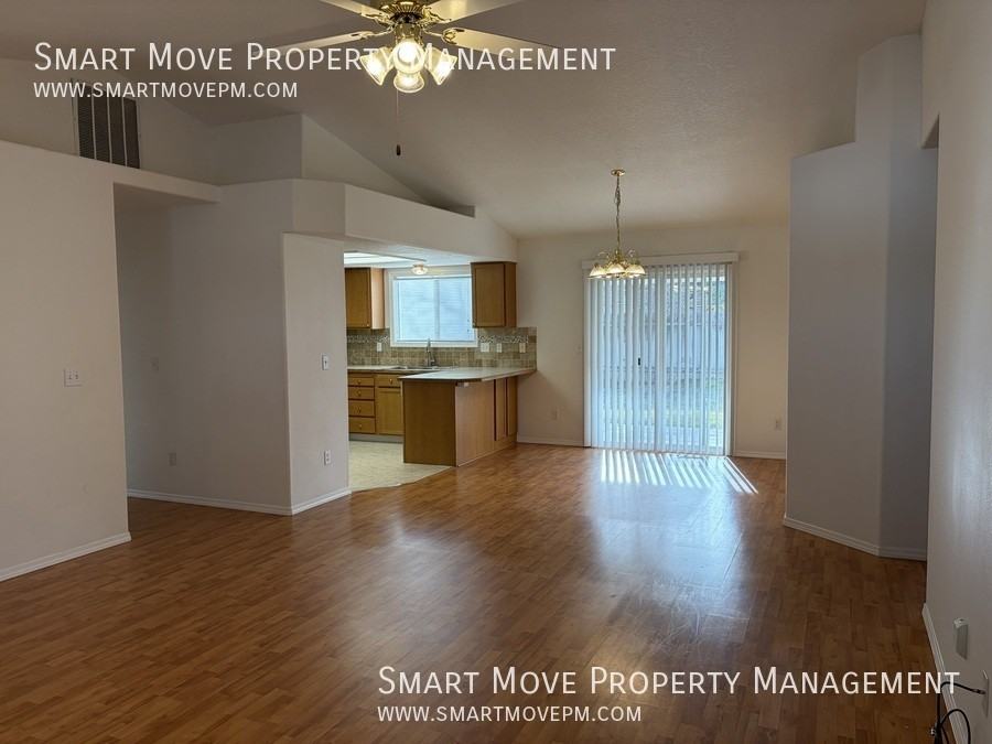 9631 W Ottawa Ct - Photo 7 of 37