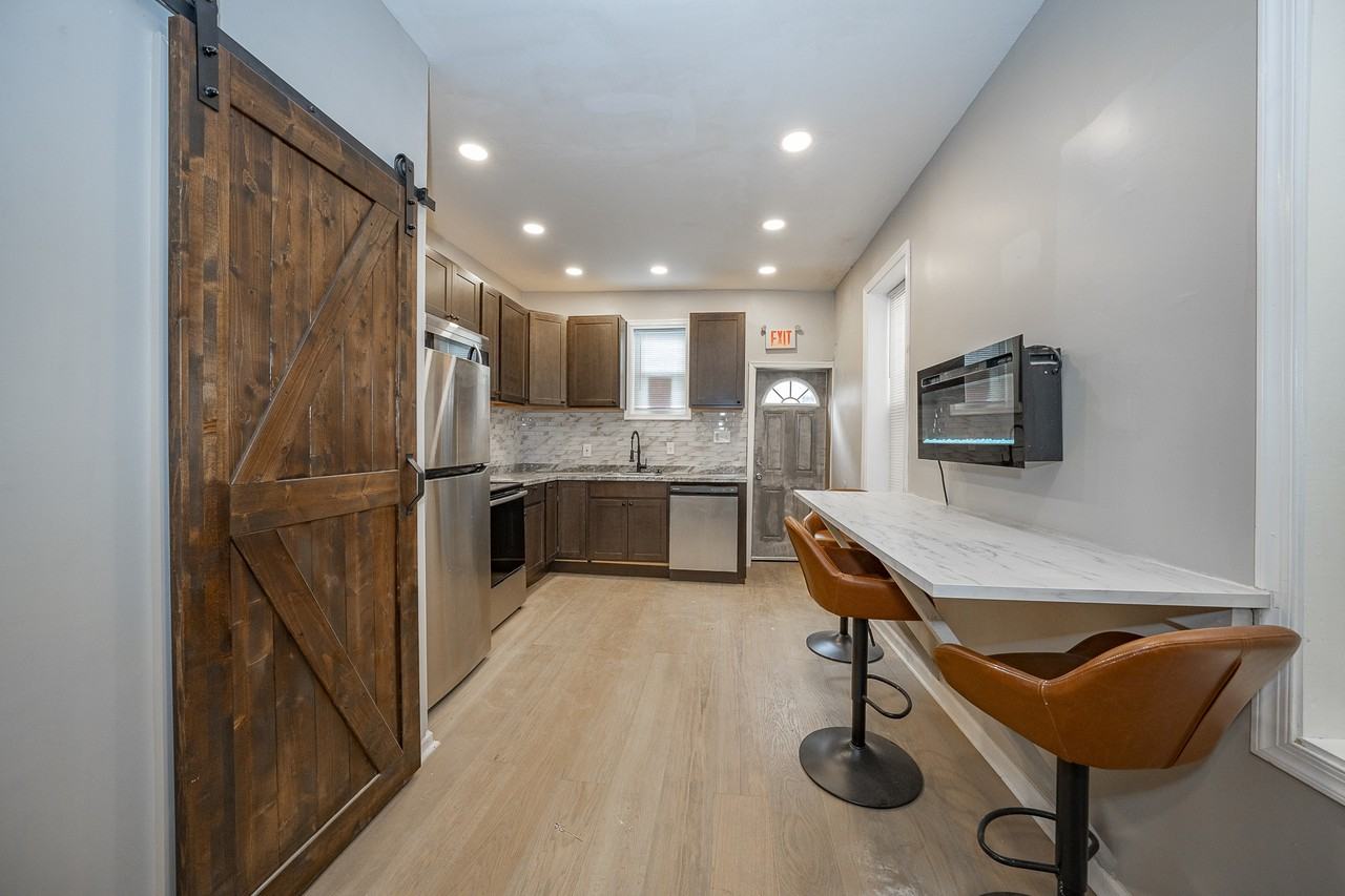 2234 N 16th St - Photo 3 of 18