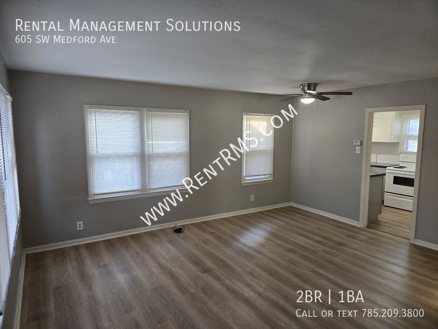 605 Sw Medford Ave - Photo 2 of 9