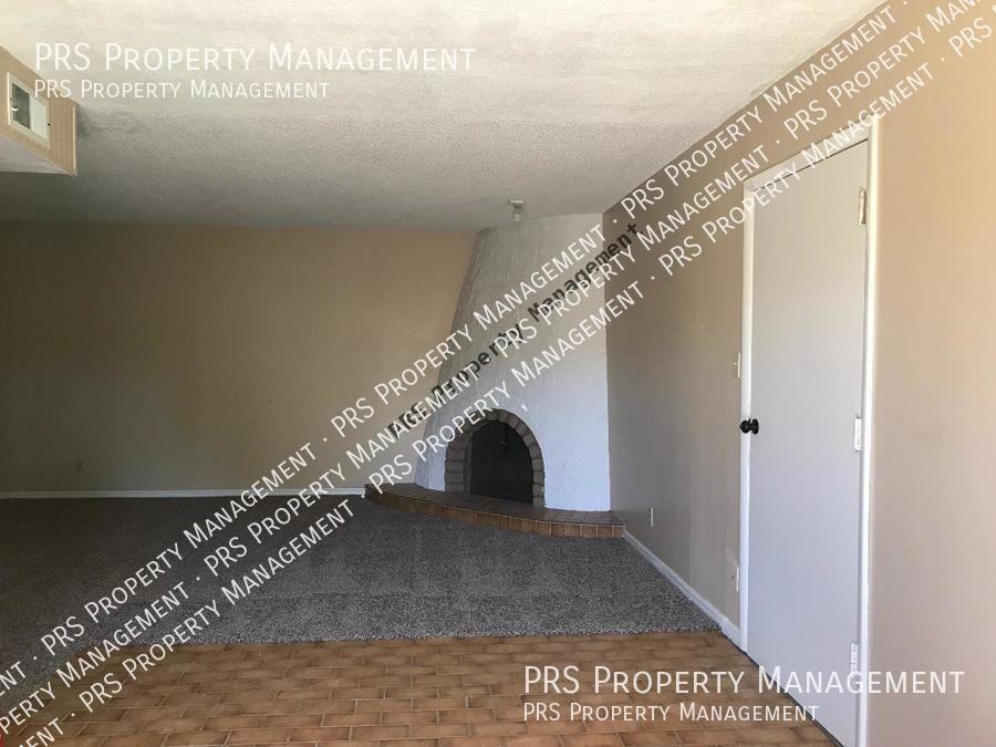 512 W Malibu Dr - Photo 3 of 12