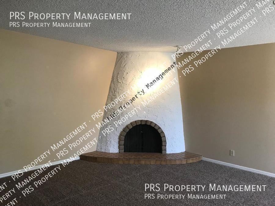 512 W Malibu Dr - Photo 4 of 12