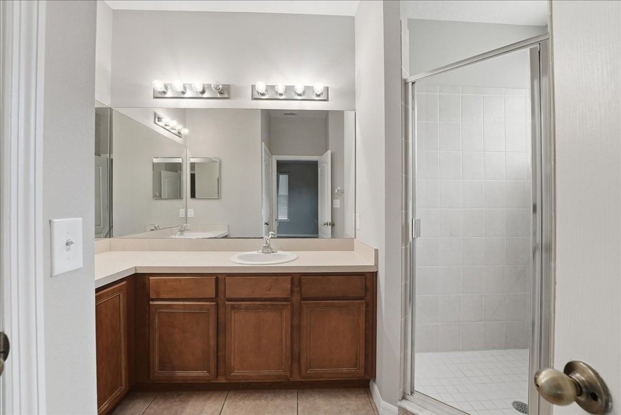 182 Chippendale Ter - Photo 7 of 13