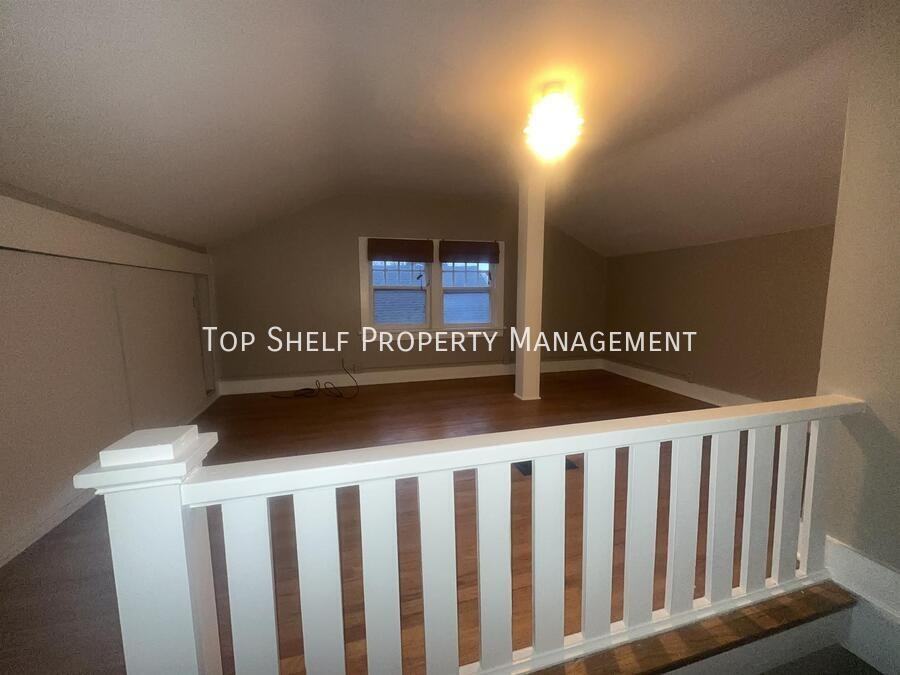 1063 42nd St - Photo 6 of 15