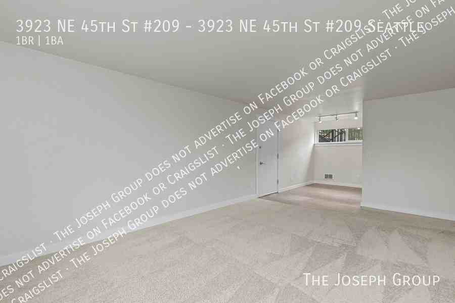 3923 Ne 45th St - Photo 4 of 23