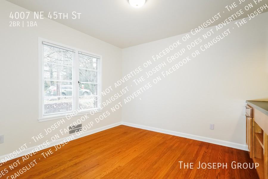 4007 Ne 45th St - Photo 4 of 22