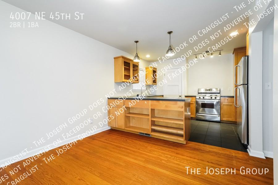 4007 Ne 45th St - Photo 5 of 22