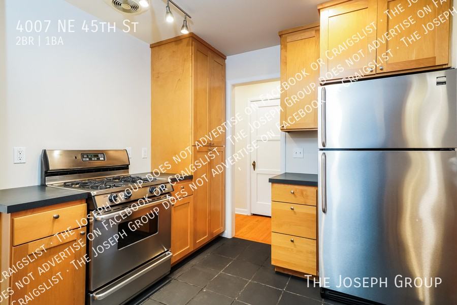 4007 Ne 45th St - Photo 6 of 22