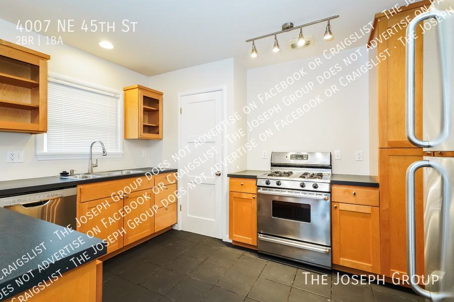 4007 Ne 45th St - Photo 7 of 22